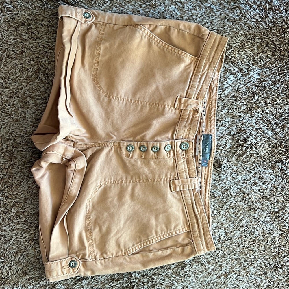 Torrid tan/rust button down shorts